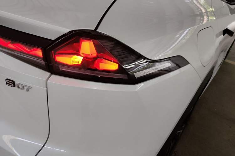 Used Deepal S07 2026 230Ultra with Huawei Qiankun ADS SE Edition Right Rear Taillight