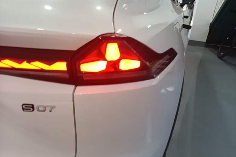 Used Deepal S07 2026 230Ultra with Huawei Qiankun ADS SE Edition Right Rear Taillight