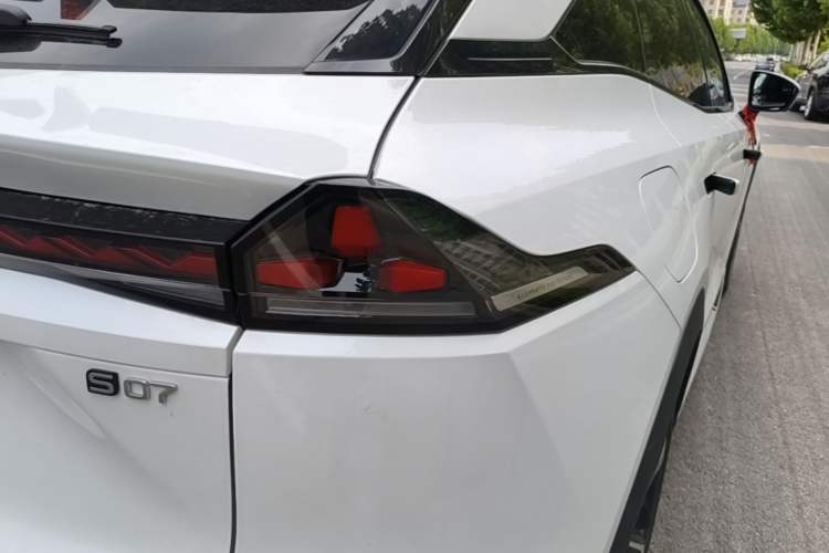 Used Deepal S07 2026 230Ultra with Huawei Qiankun ADS SE Edition Right Rear Taillight