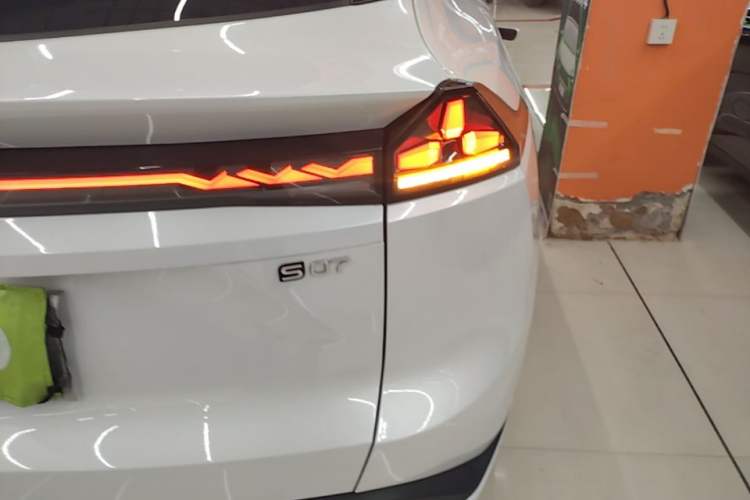 Used Deepal S07 2026 230Ultra with Huawei Qiankun ADS SE Edition Right Rear Taillight