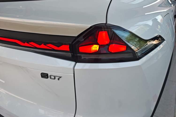 Used Deepal S07 2026 Model 230Max Huawei Qiankun ADS SE Edition Right Rear Taillight