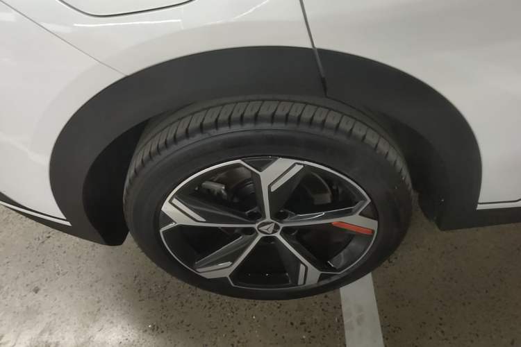 Used Deepal S07 2026 230Ultra with Huawei Qiankun ADS SE Edition Right Rear Wheel Hub