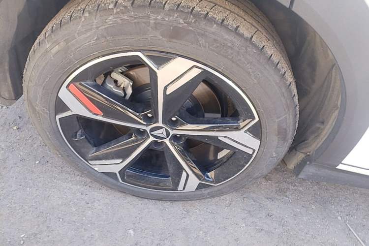 Used Deepal S07 2026 230Ultra with Huawei Qiankun ADS SE Edition Right Rear Wheel Hub