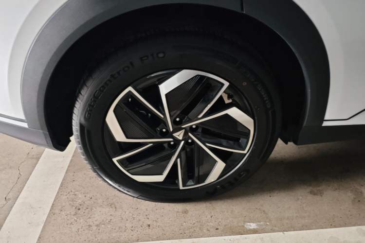 Used Deepal S07 2026 Model 630Max Huawei Qiankun ADS SE Edition Right Rear Wheel Hub