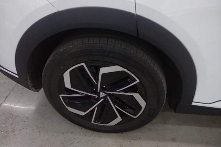 Used Deepal S07 2026 230Ultra with Huawei Qiankun ADS SE Edition Right Rear Wheel Hub