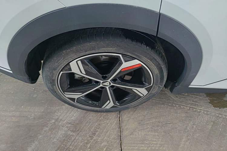 Used Deepal S07 2026 230Ultra with Huawei Qiankun ADS SE Edition Right Rear Wheel Hub