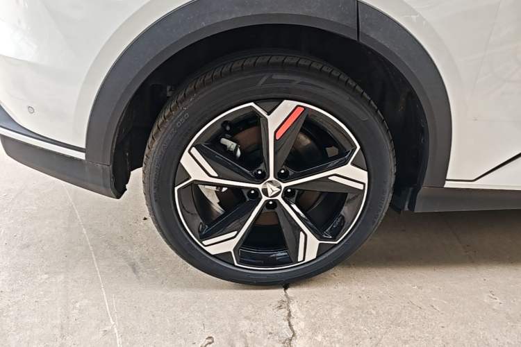 Used Deepal S07 2026 230Ultra with Huawei Qiankun ADS SE Edition Right Rear Wheel Hub