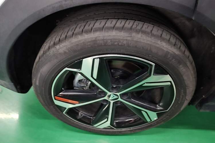 Used Deepal S07 2026 230Ultra with Huawei Qiankun ADS SE Edition Right Rear Wheel Hub