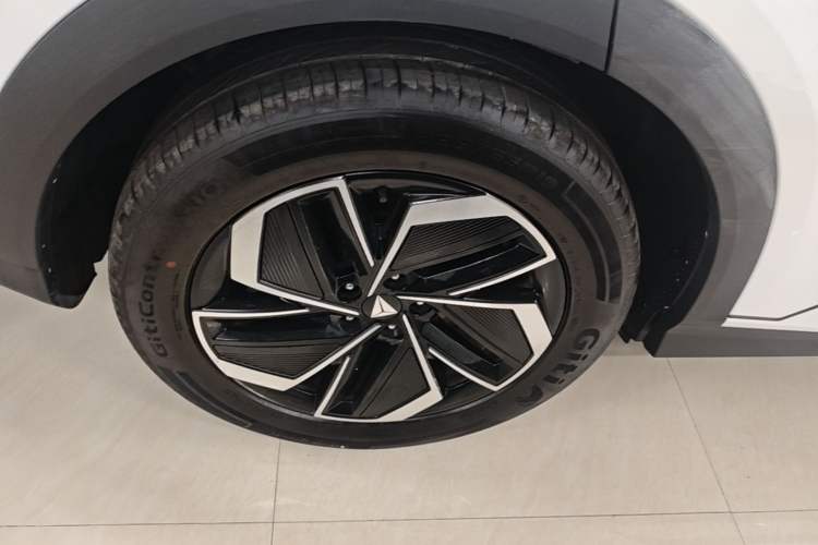 Used Deepal S07 2026 Model 550Max Huawei Qiankun ADS SE Edition Right Rear Wheel Hub