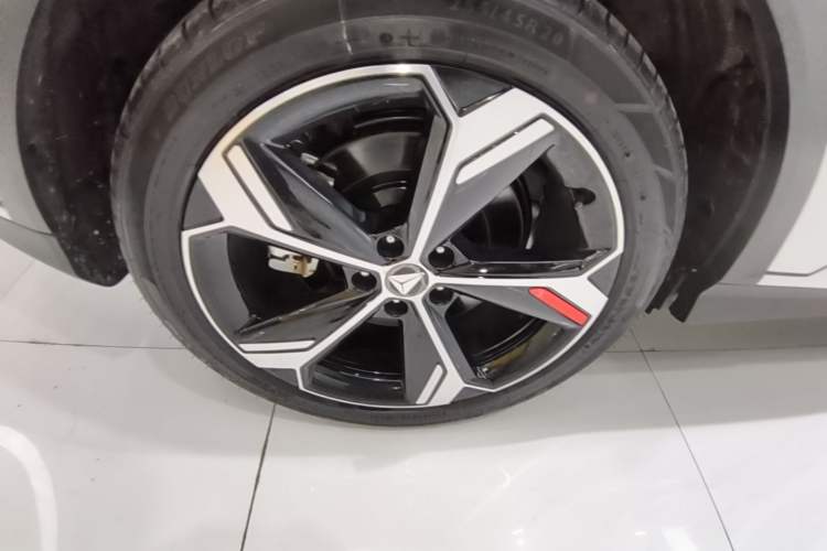 Used Deepal S07 2026 230Ultra with Huawei Qiankun ADS SE Edition Right Rear Wheel Hub