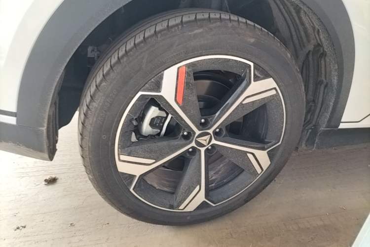Used Deepal S07 2026 Model 230Max Huawei Qiankun ADS SE Edition Right Rear Wheel Hub