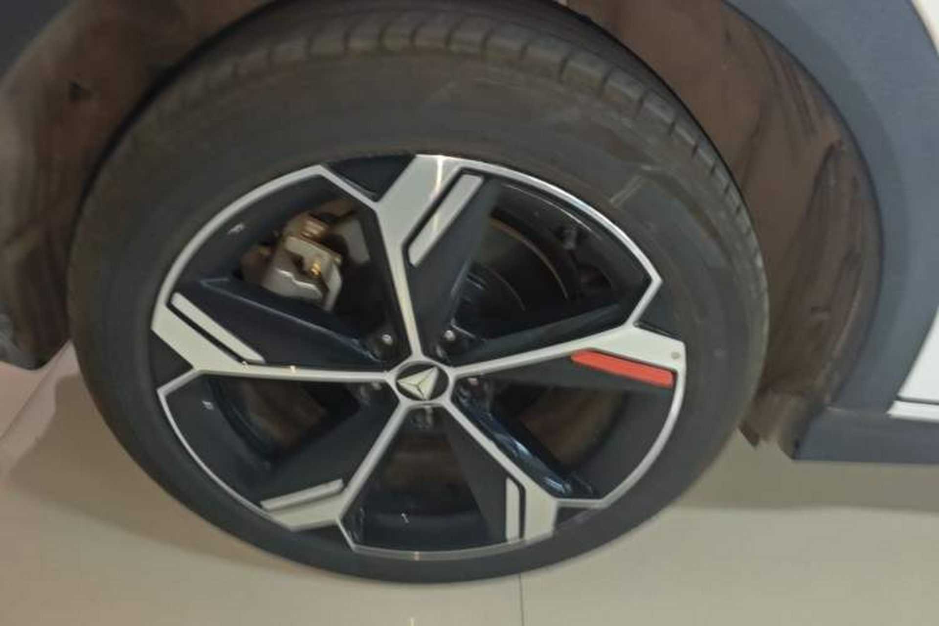 Used Deepal S07 2026 230Ultra with Huawei Qiankun ADS SE Edition Right Rear Wheel Hub