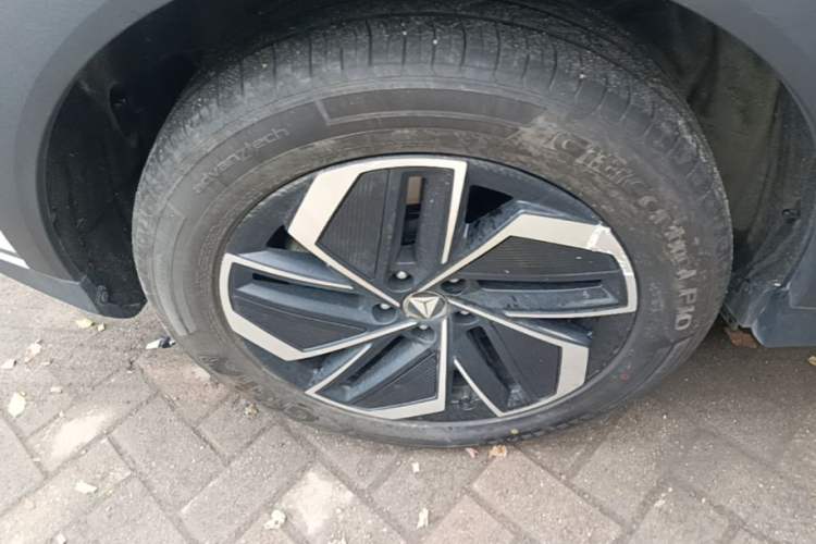 Used Deepal S07 2026 230Ultra with Huawei Qiankun ADS SE Edition Right Rear Wheel Hub