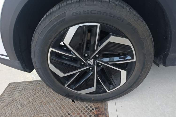 Used Deepal S07 2026 Model 230Max Huawei Qiankun ADS SE Edition Right Rear Wheel Hub