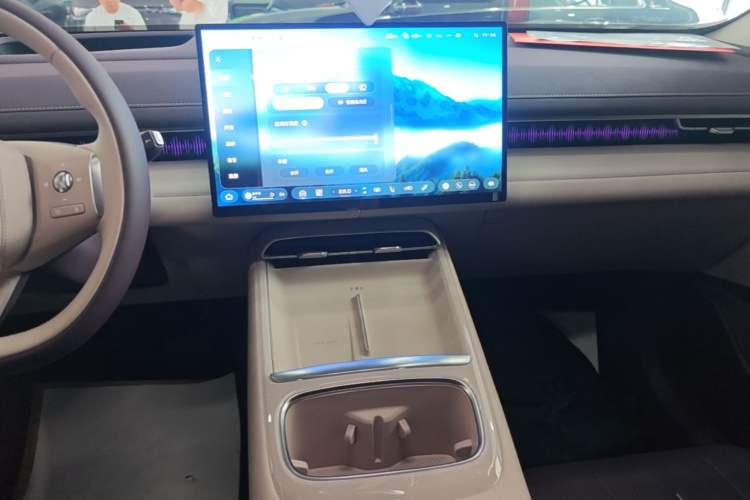 Used Deepal S07 2026 230Ultra with Huawei Qiankun ADS SE Edition Audio And AC Panel