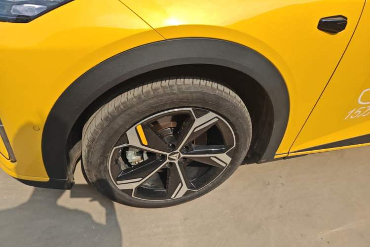 Used Deepal S07 2026 230Ultra with Huawei Qiankun ADS SE Edition Left Front Wheel Hub