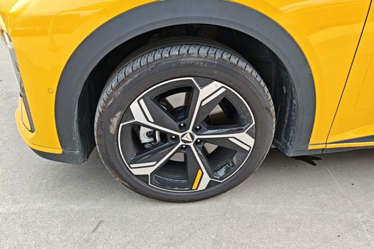 Used Deepal S07 2026 230Ultra with Huawei Qiankun ADS SE Edition Left Front Wheel Hub
