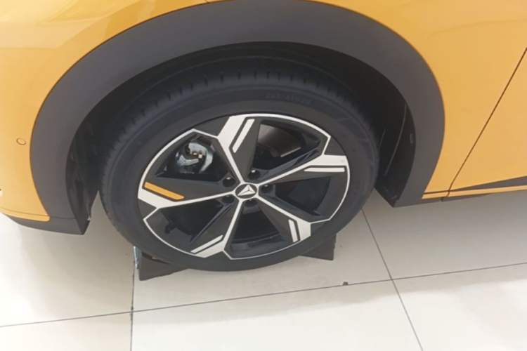 Used Deepal S07 2026 230Ultra with Huawei Qiankun ADS SE Edition Left Front Wheel Hub