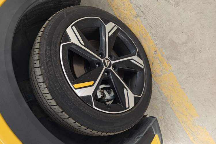 Used Deepal S07 2026 230Ultra with Huawei Qiankun ADS SE Edition Left Front Wheel Hub