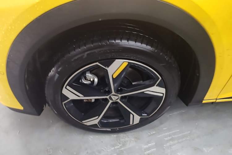 Used Deepal S07 2026 230Ultra with Huawei Qiankun ADS SE Edition Left Front Wheel Hub