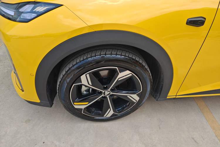 Used Deepal S07 2026 230Ultra with Huawei Qiankun ADS SE Edition Left Front Wheel Hub
