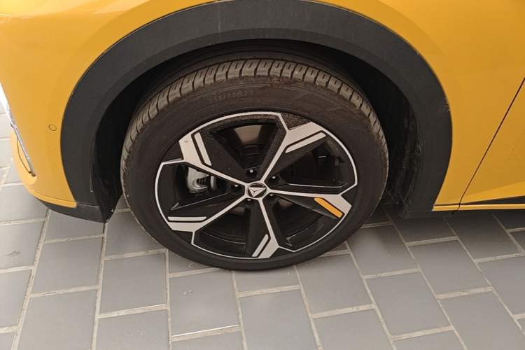 Used Deepal S07 2026 230Ultra with Huawei Qiankun ADS SE Edition Left Front Wheel Hub