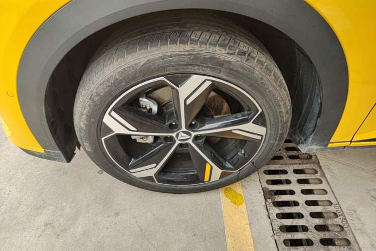 Used Deepal S07 2026 230Ultra with Huawei Qiankun ADS SE Edition Left Front Wheel Hub