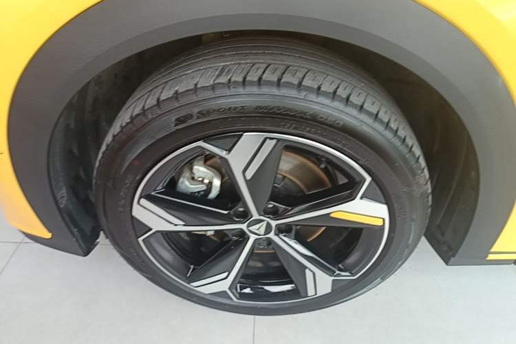 Used Deepal S07 2026 230Ultra with Huawei Qiankun ADS SE Edition Left Front Wheel Hub