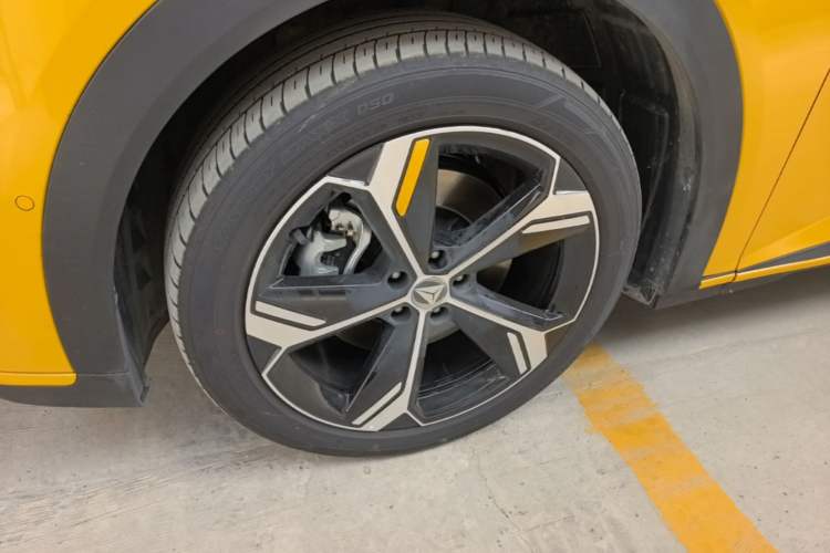 Used Deepal S07 2026 230Ultra with Huawei Qiankun ADS SE Edition Left Front Wheel Hub