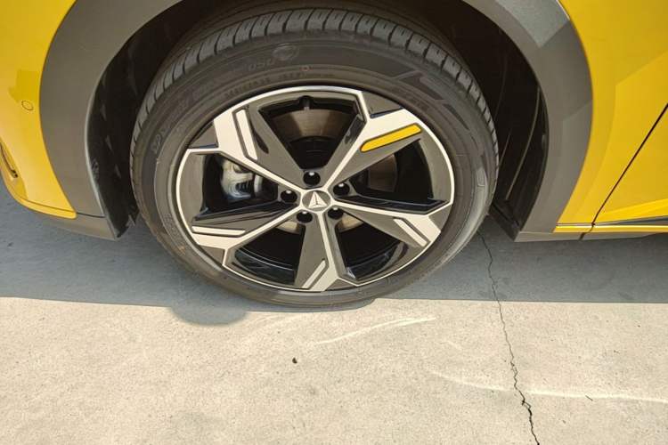 Used Deepal S07 2026 230Ultra with Huawei Qiankun ADS SE Edition Left Front Wheel Hub