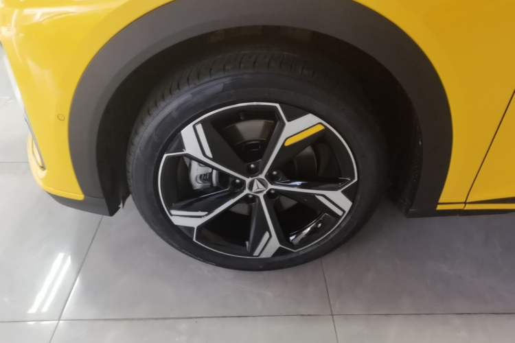 Used Deepal S07 2026 230Ultra with Huawei Qiankun ADS SE Edition Left Front Wheel Hub