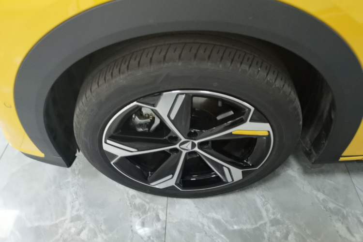 Used Deepal S07 2026 230Ultra with Huawei Qiankun ADS SE Edition Left Front Wheel Hub