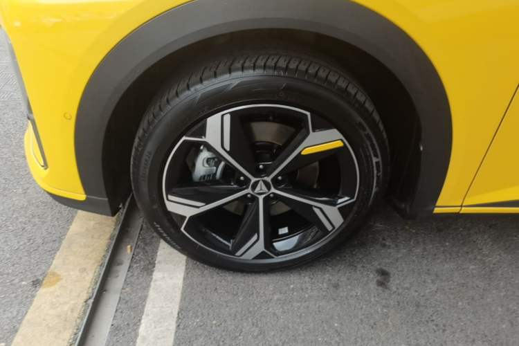 Used Deepal S07 2026 230Ultra with Huawei Qiankun ADS SE Edition Left Front Wheel Hub