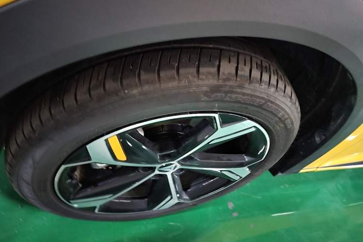 Used Deepal S07 2026 230Ultra with Huawei Qiankun ADS SE Edition Left Front Wheel Hub