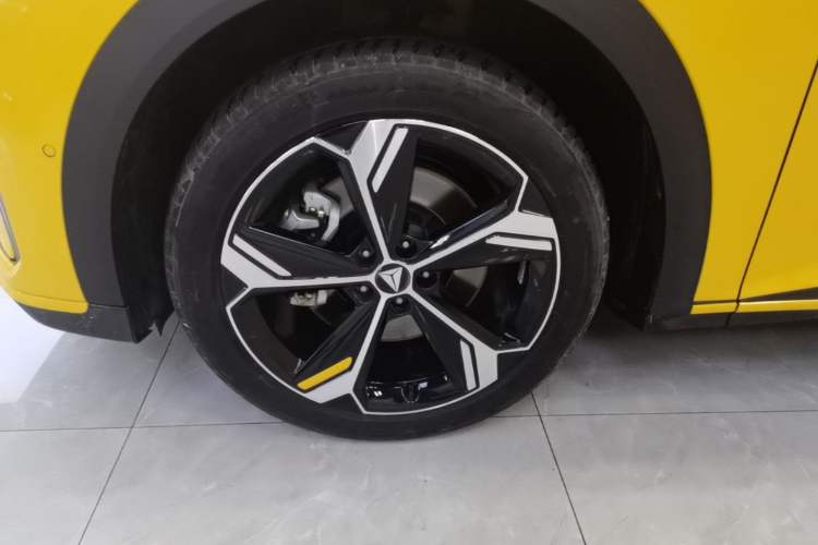 Used Deepal S07 2026 230Ultra with Huawei Qiankun ADS SE Edition Left Front Wheel Hub