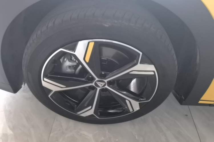 Used Deepal S07 2026 230Ultra with Huawei Qiankun ADS SE Edition Left Front Wheel Hub