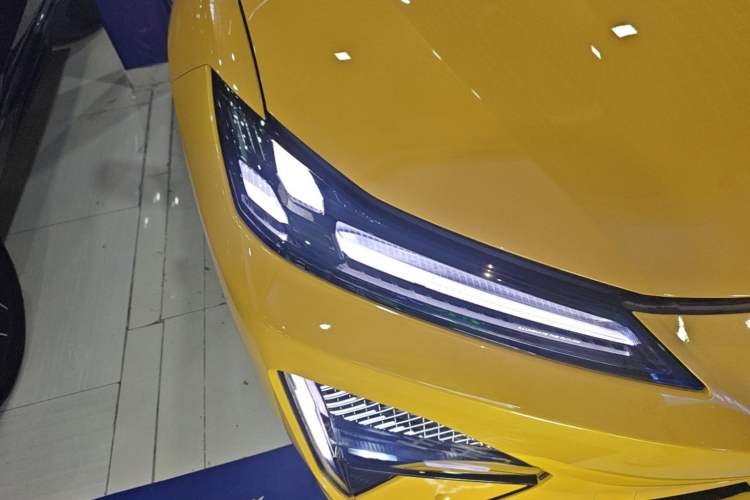 Used Deepal S07 2026 230Ultra with Huawei Qiankun ADS SE Edition Right Front Headlight
