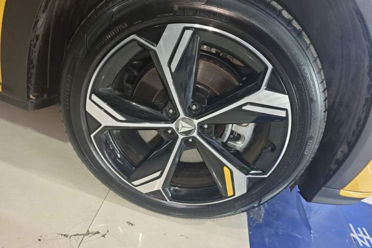 Used Deepal S07 2026 230Ultra with Huawei Qiankun ADS SE Edition Right Front Wheel Hub