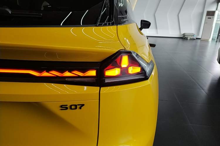 Used Deepal S07 2026 230Ultra with Huawei Qiankun ADS SE Edition Right Rear Taillight