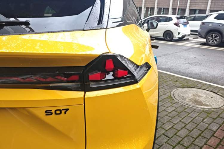 Used Deepal S07 2026 230Ultra with Huawei Qiankun ADS SE Edition Right Rear Taillight