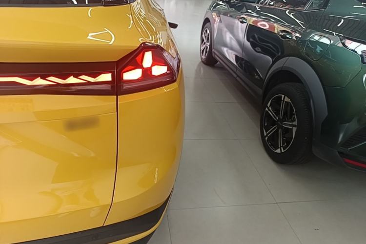 Used Deepal S07 2026 230Ultra with Huawei Qiankun ADS SE Edition Right Rear Taillight