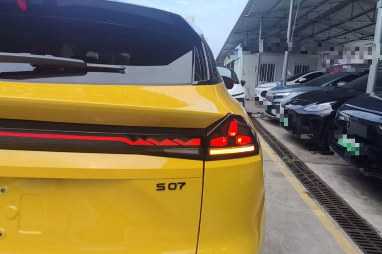Used Deepal S07 2026 230Ultra with Huawei Qiankun ADS SE Edition Right Rear Taillight