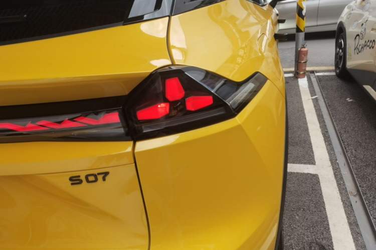 Used Deepal S07 2026 230Ultra with Huawei Qiankun ADS SE Edition Right Rear Taillight
