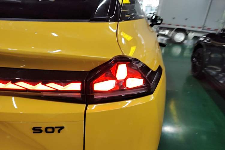 Used Deepal S07 2026 230Ultra with Huawei Qiankun ADS SE Edition Right Rear Taillight