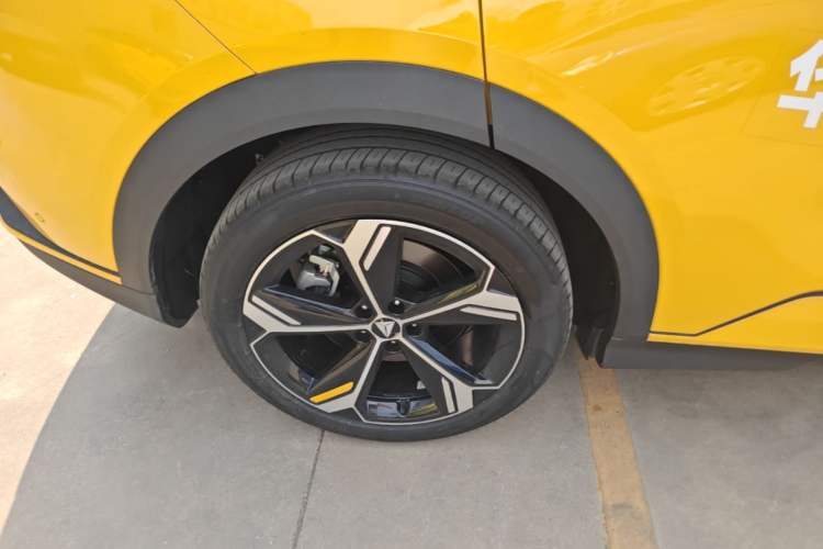Used Deepal S07 2026 230Ultra with Huawei Qiankun ADS SE Edition Right Rear Wheel Hub