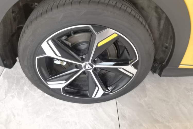Used Deepal S07 2026 230Ultra with Huawei Qiankun ADS SE Edition Right Rear Wheel Hub