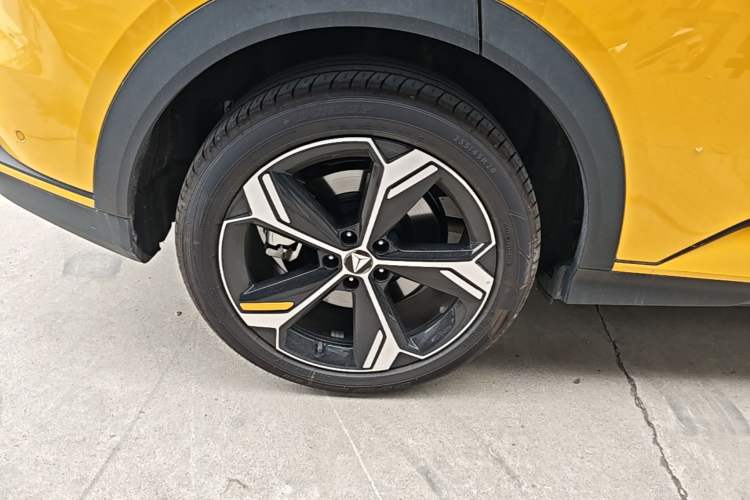 Used Deepal S07 2026 230Ultra with Huawei Qiankun ADS SE Edition Right Rear Wheel Hub