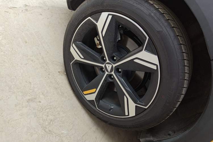 Used Deepal S07 2026 230Ultra with Huawei Qiankun ADS SE Edition Right Rear Wheel Hub