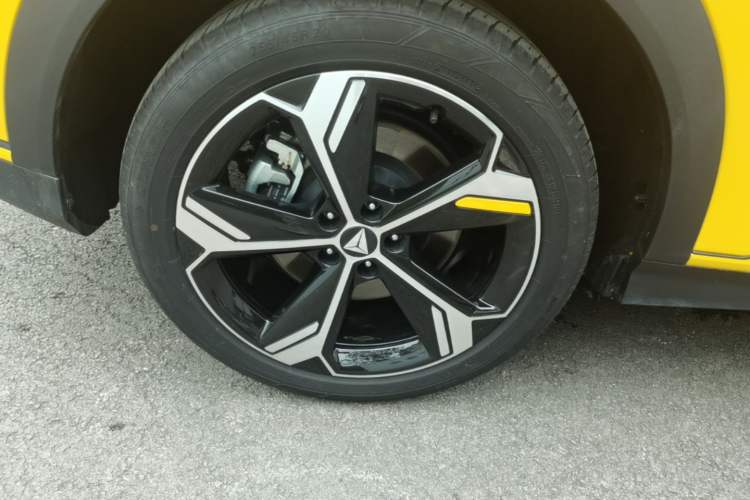 Used Deepal S07 2026 230Ultra with Huawei Qiankun ADS SE Edition Right Rear Wheel Hub