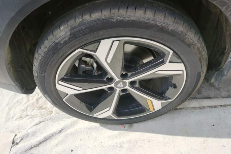 Used Deepal S07 2026 230Ultra with Huawei Qiankun ADS SE Edition Right Rear Wheel Hub